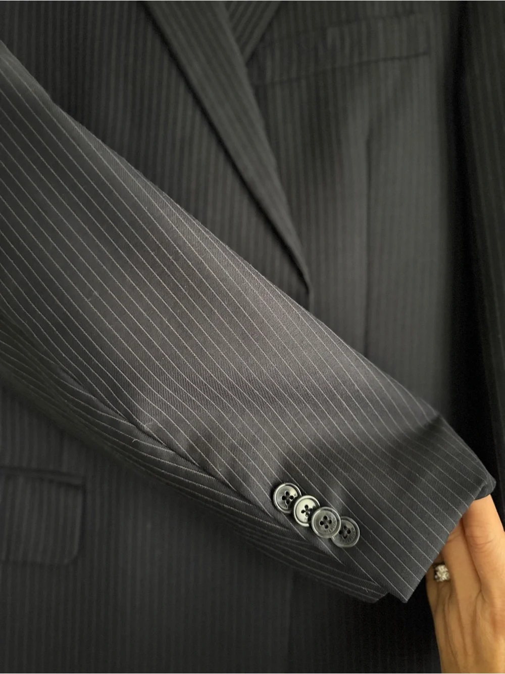 Tommy Hilfiger 100% Wool Navy Pinstripe Suit 42R 34x30 Men’s Two Piece